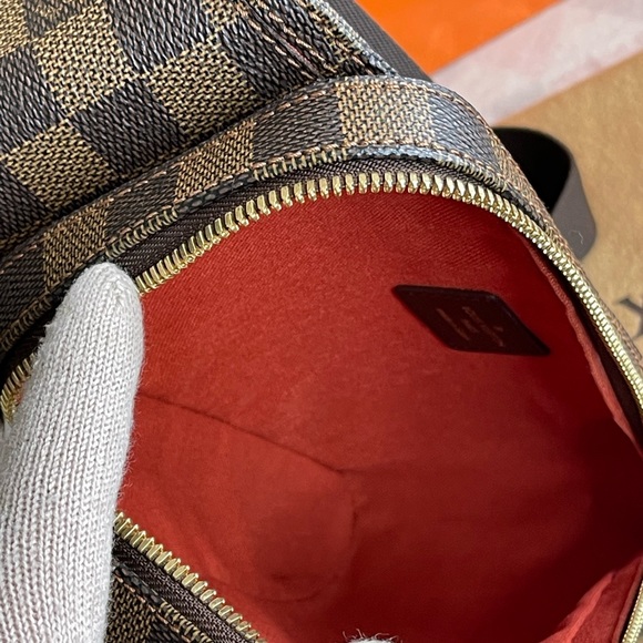 ❌❌SOLD❌❌Louis Vuitton Damier Ebene bodybag/ Bumbag - Picture 8 of 16